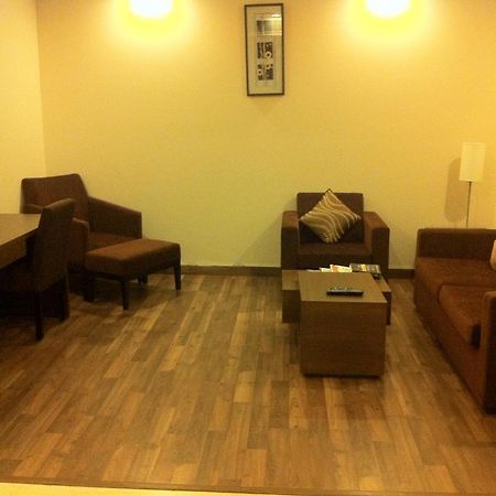Hotel Vibe By The Lalit Traveller Faridabad Exterior foto