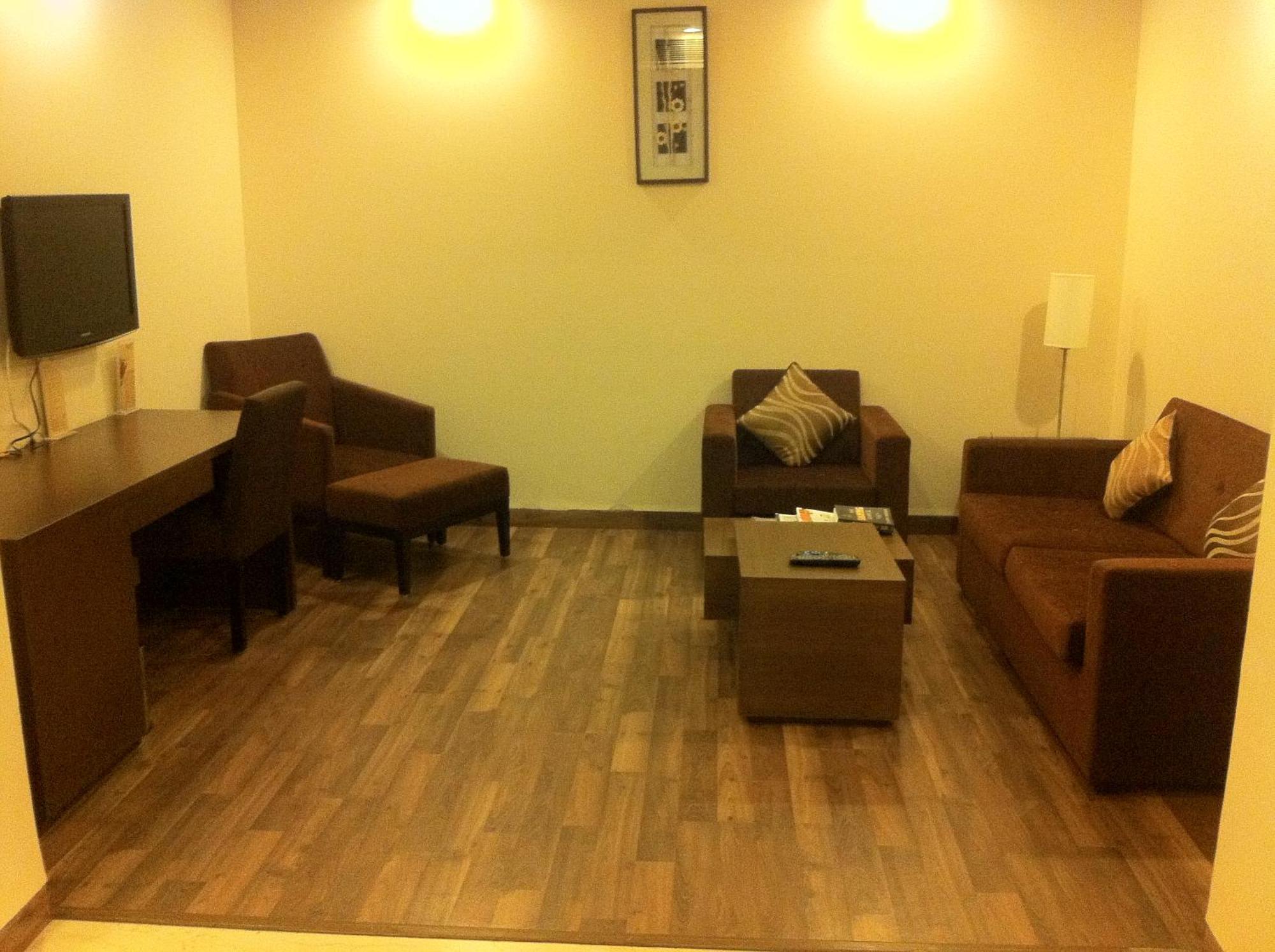 Hotel Vibe By The Lalit Traveller Faridabad Exterior foto
