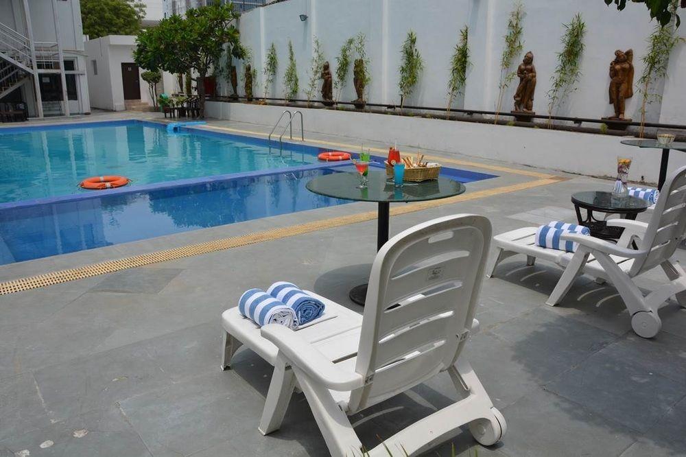Hotel Vibe By The Lalit Traveller Faridabad Exterior foto