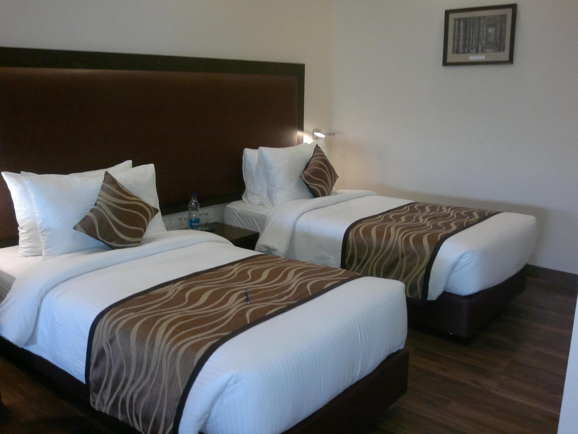 Hotel Vibe By The Lalit Traveller Faridabad Exterior foto