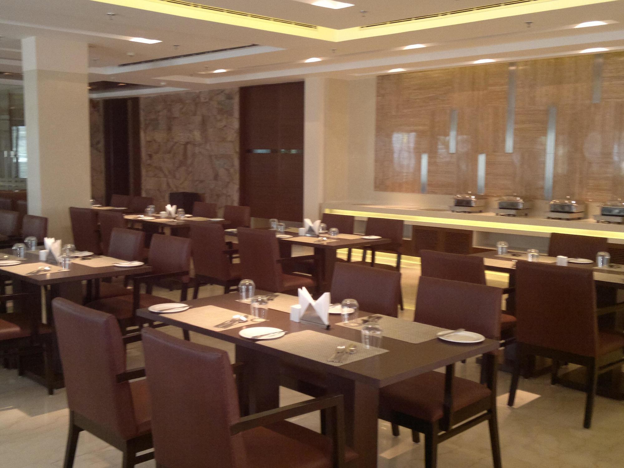 Hotel Vibe By The Lalit Traveller Faridabad Exterior foto