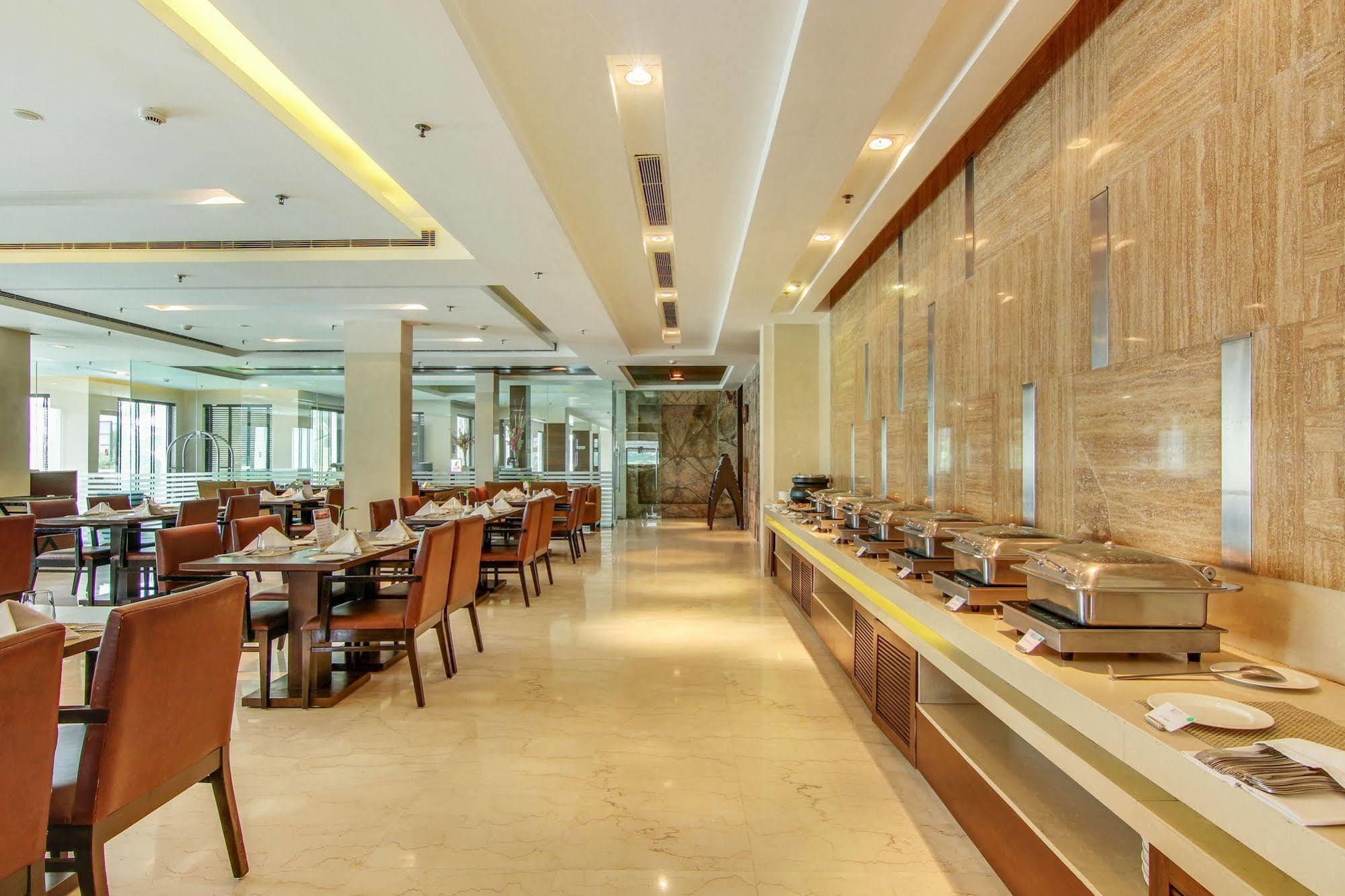Hotel Vibe By The Lalit Traveller Faridabad Exterior foto