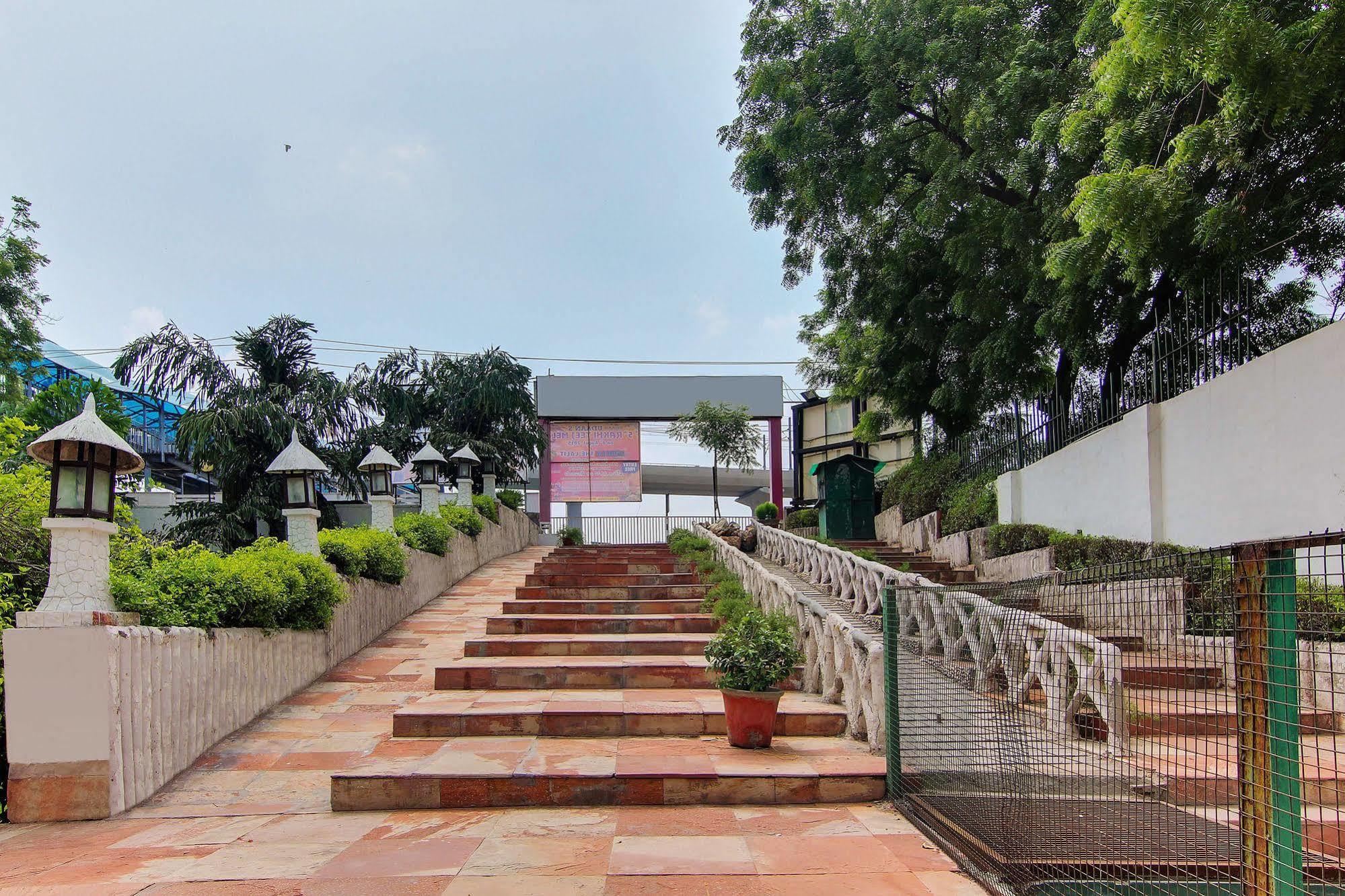 Hotel Vibe By The Lalit Traveller Faridabad Exterior foto