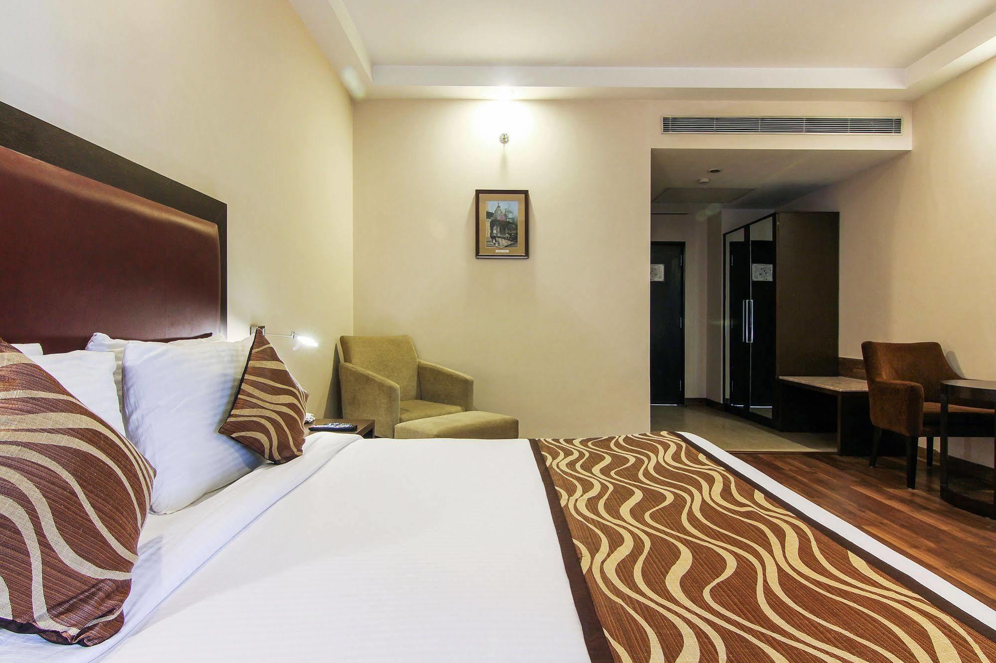 Hotel Vibe By The Lalit Traveller Faridabad Exterior foto