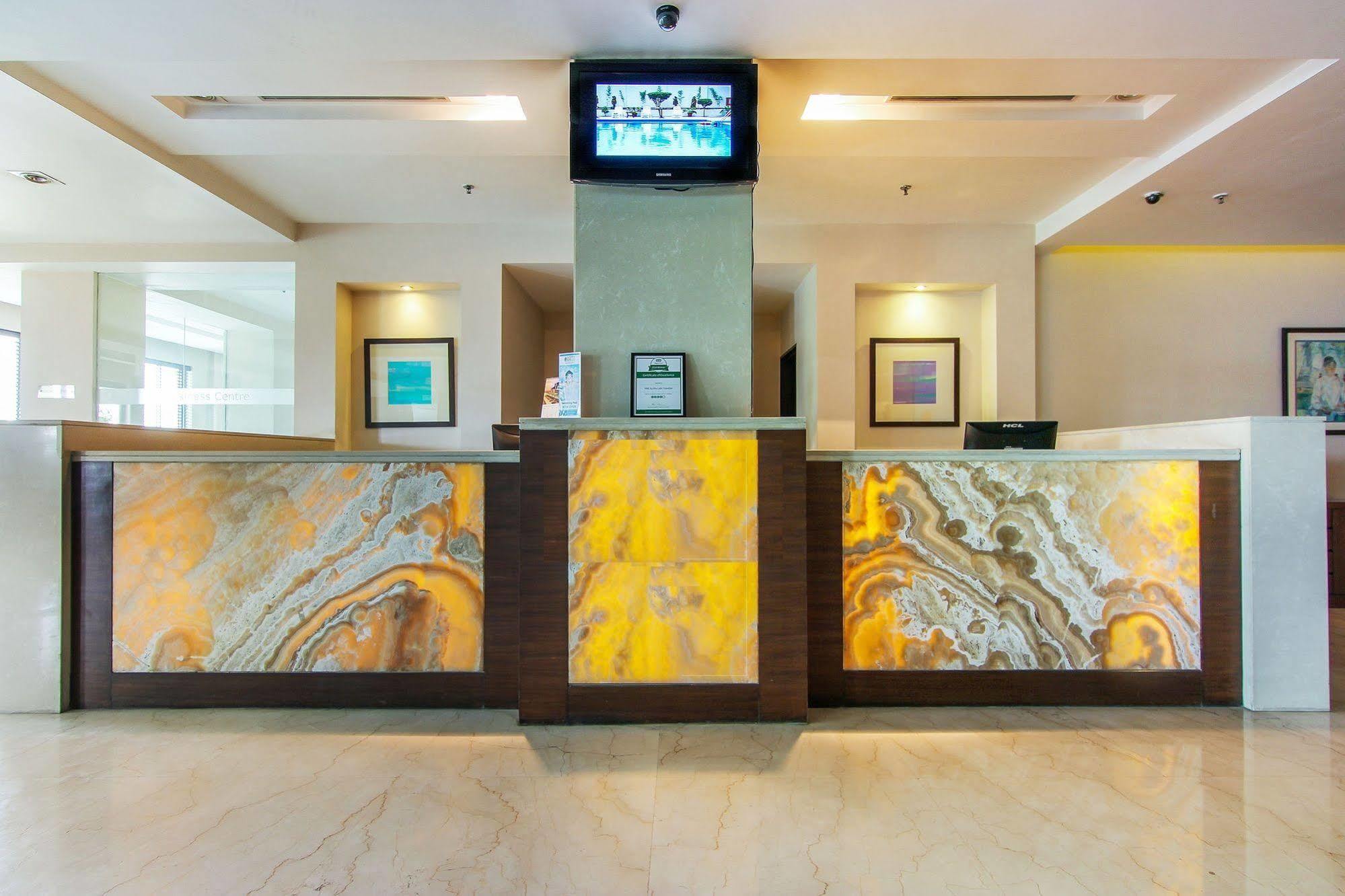 Hotel Vibe By The Lalit Traveller Faridabad Exterior foto