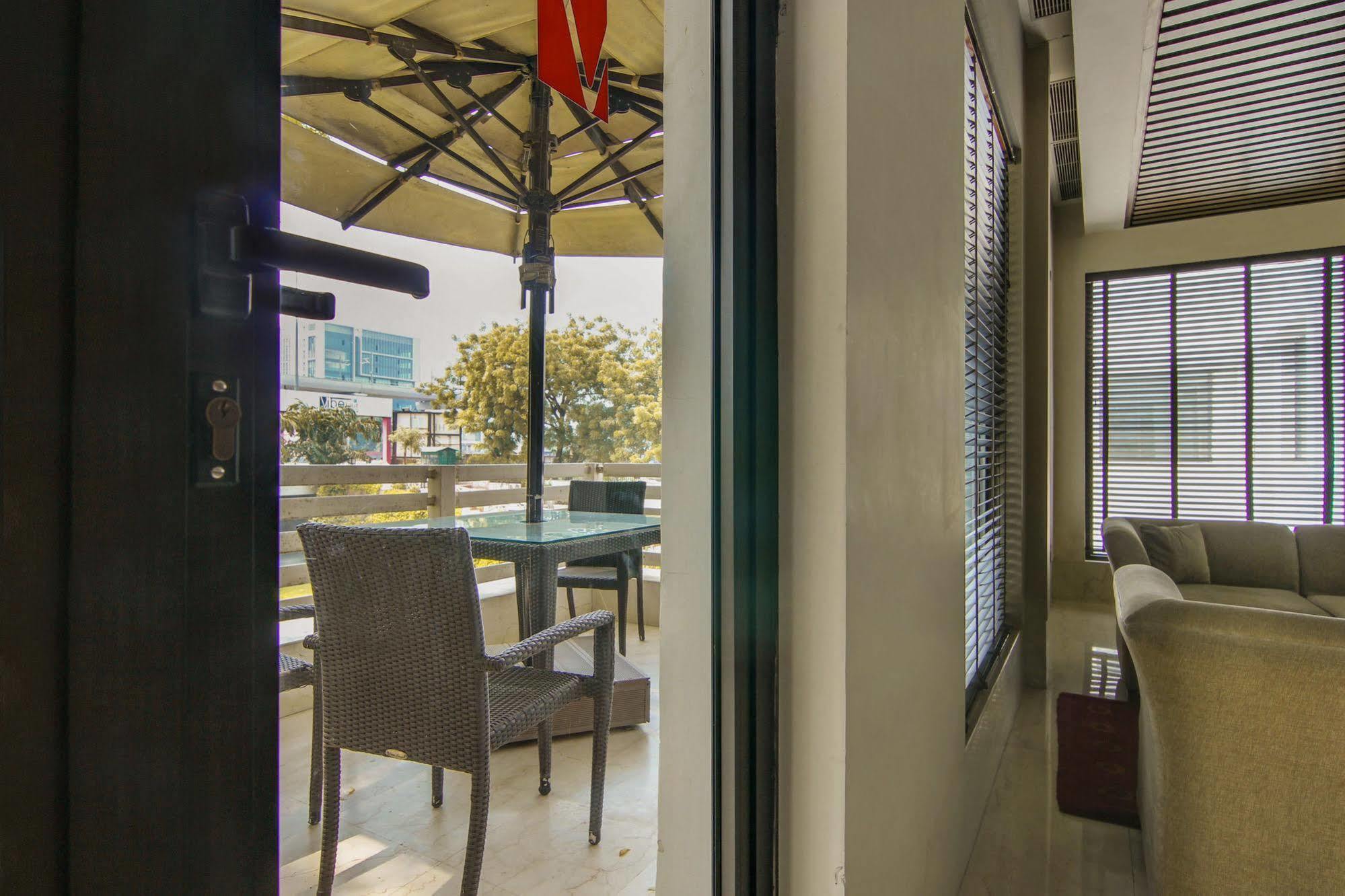 Hotel Vibe By The Lalit Traveller Faridabad Exterior foto